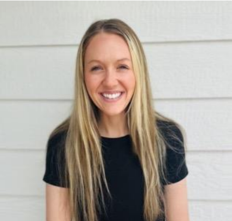 Lynzee Hoff Headshot